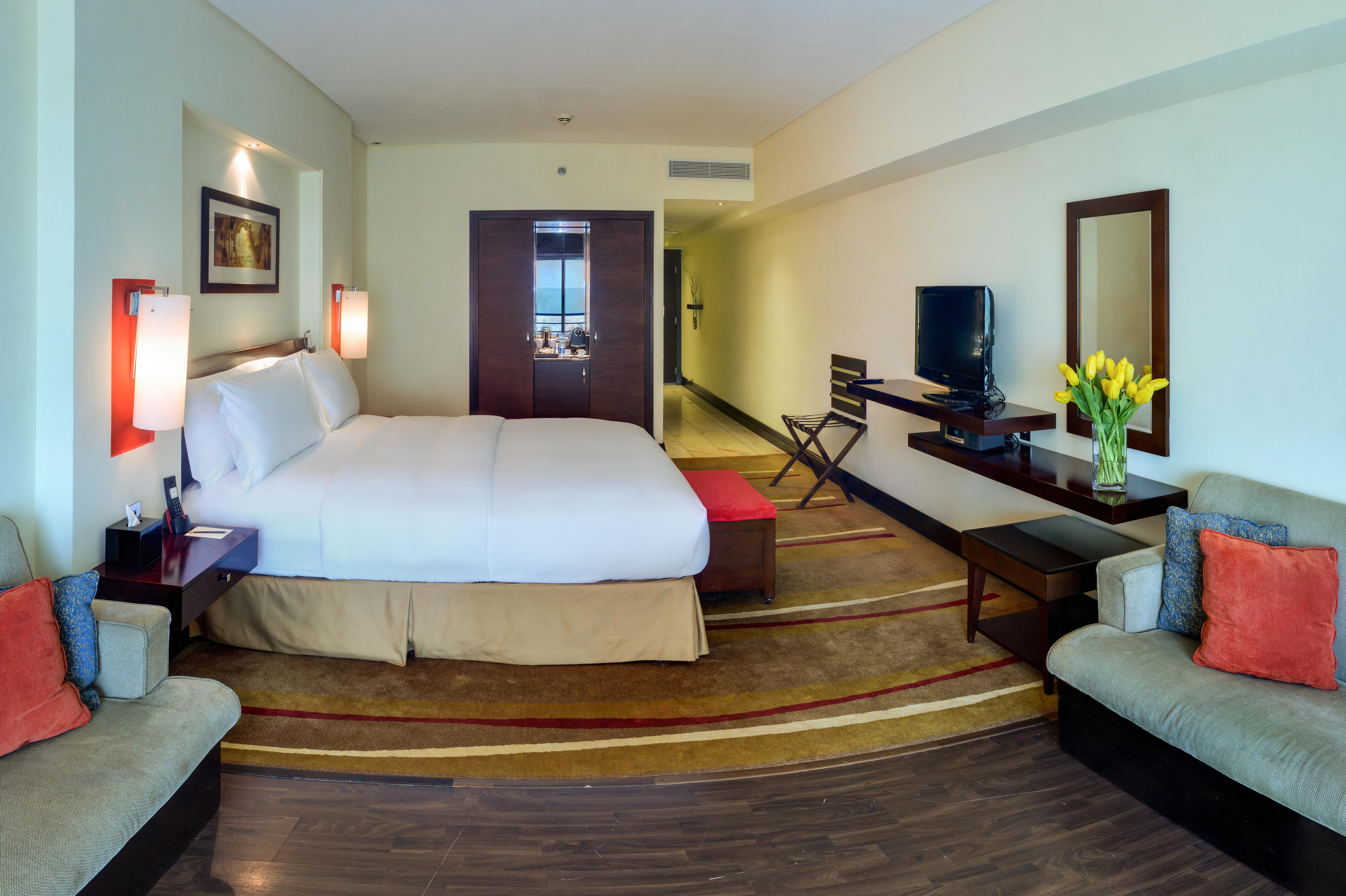Sofitel Al Khobar The Corniche Hotel Ngoại thất bức ảnh A room at the hotel