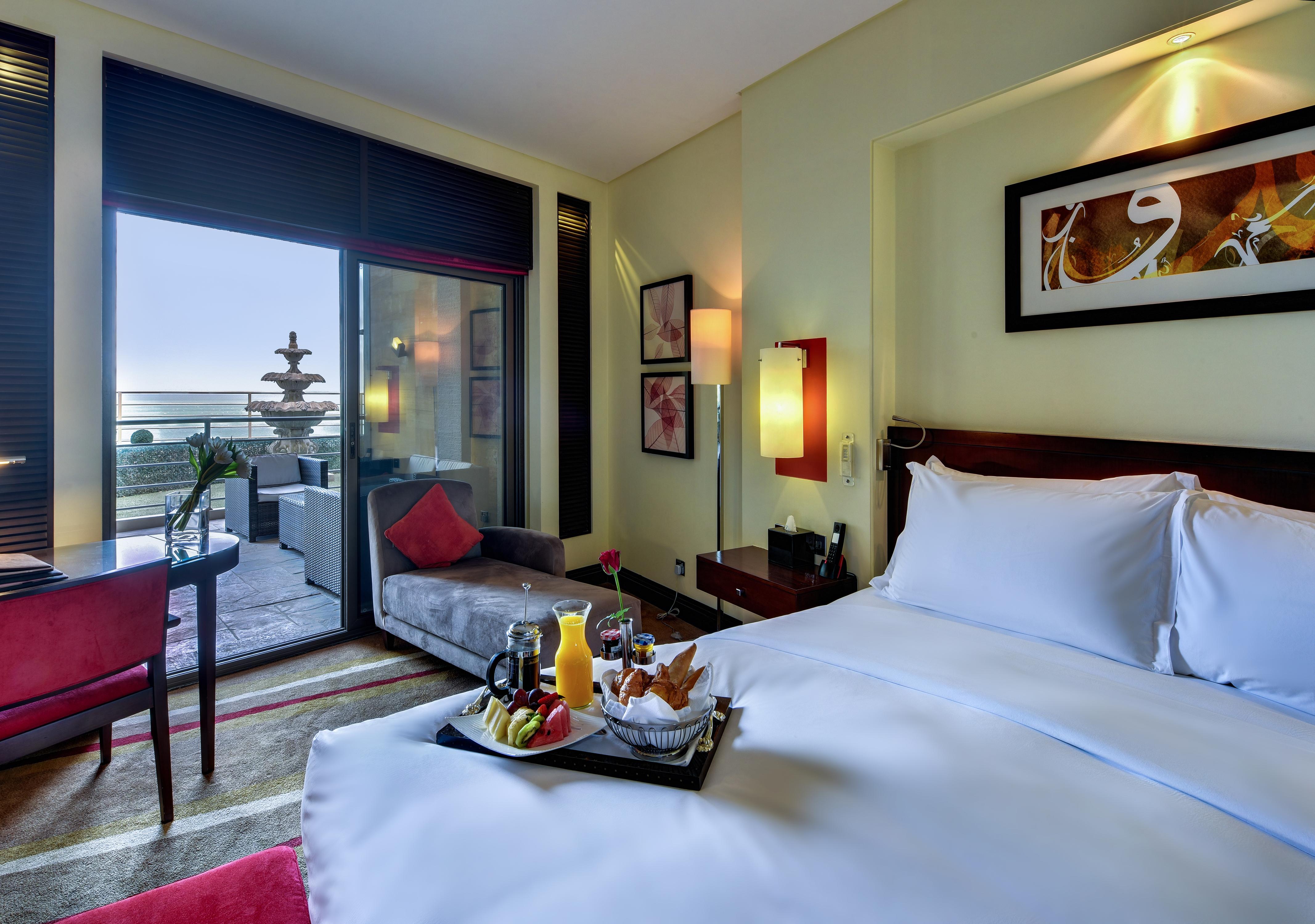 Sofitel Al Khobar The Corniche Hotel Ngoại thất bức ảnh A room at the hotel