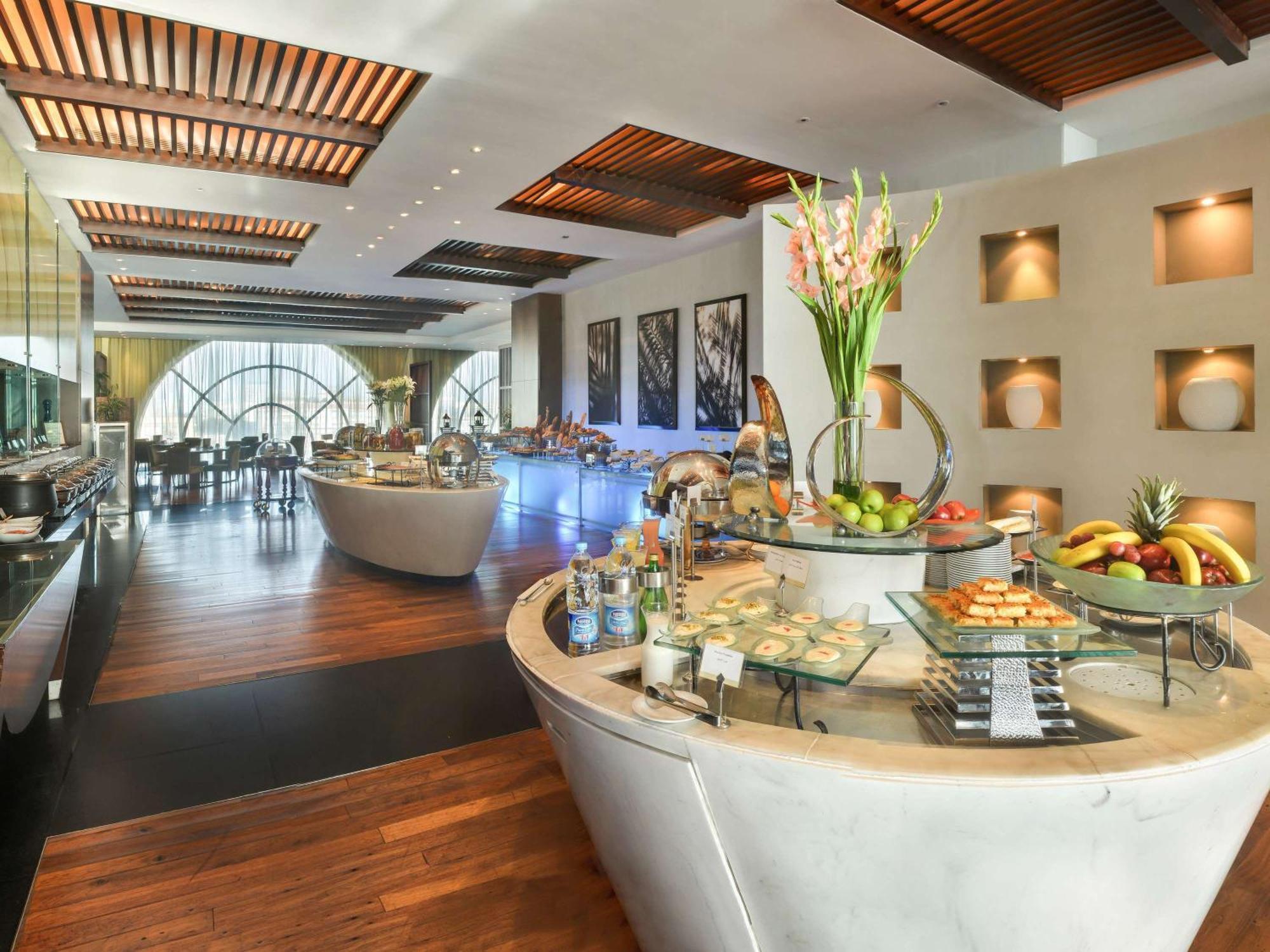 Sofitel Al Khobar The Corniche Hotel Ngoại thất bức ảnh The restaurant