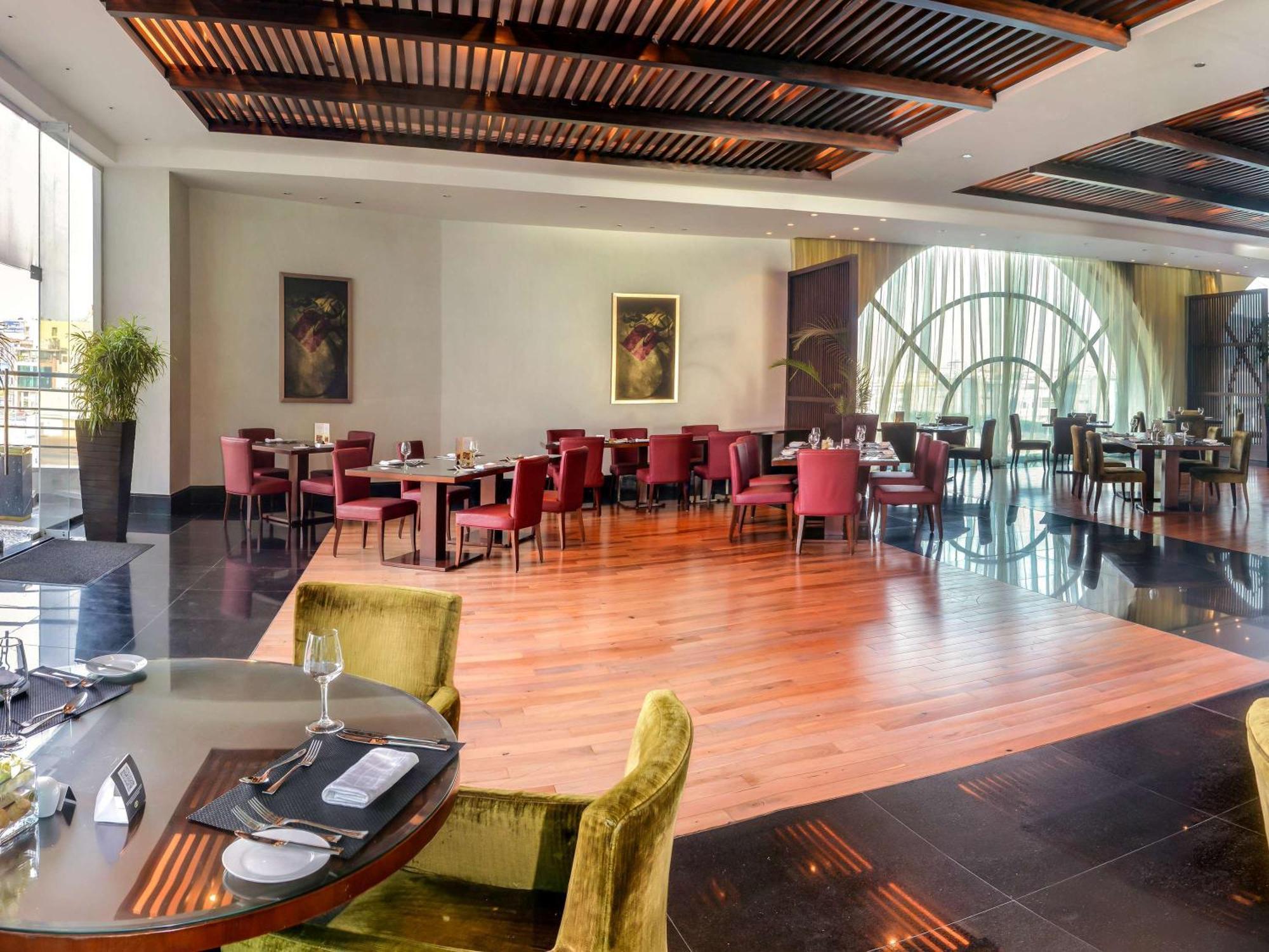 Sofitel Al Khobar The Corniche Hotel Ngoại thất bức ảnh The restaurant