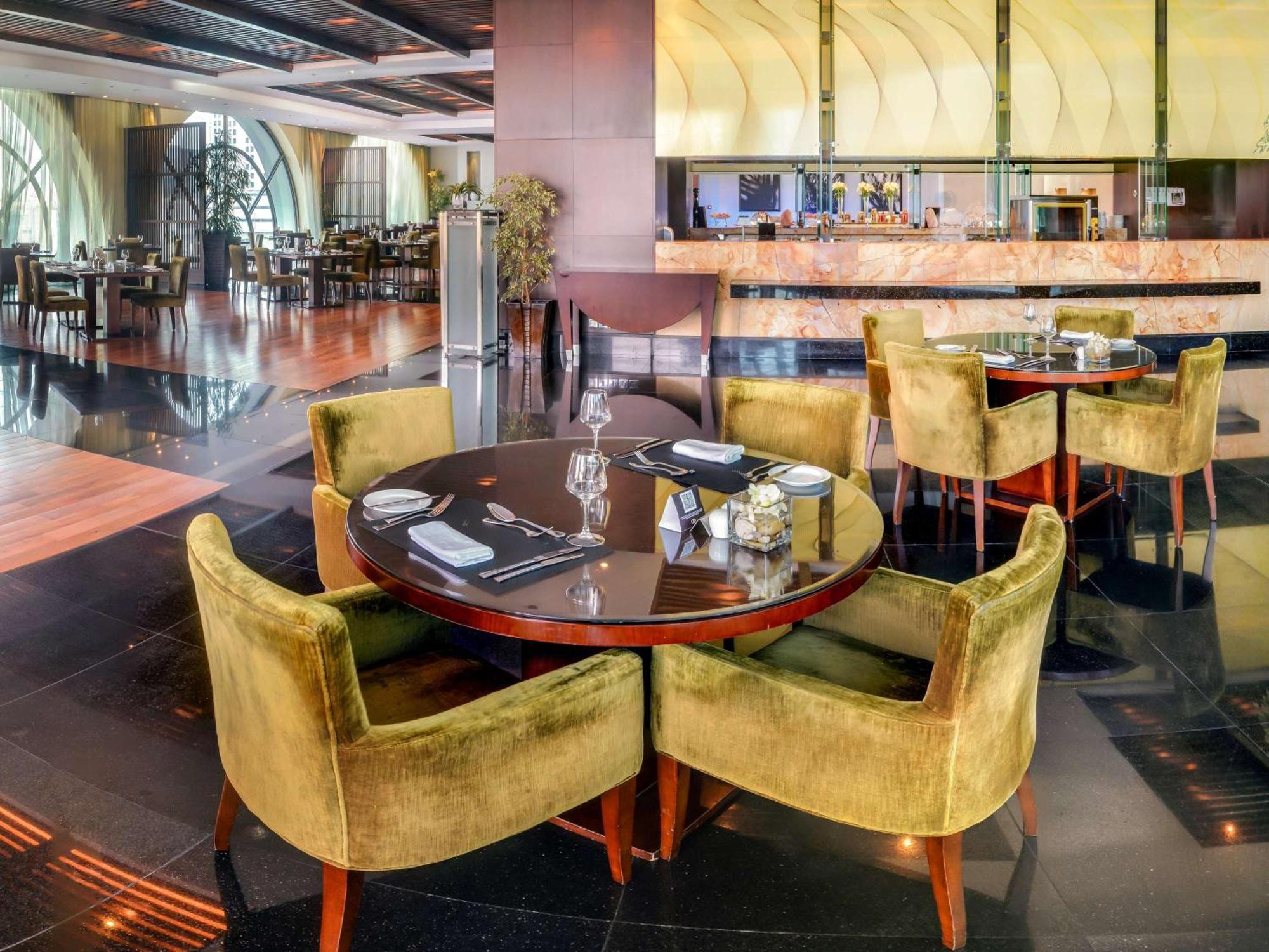 Sofitel Al Khobar The Corniche Hotel Ngoại thất bức ảnh The restaurant