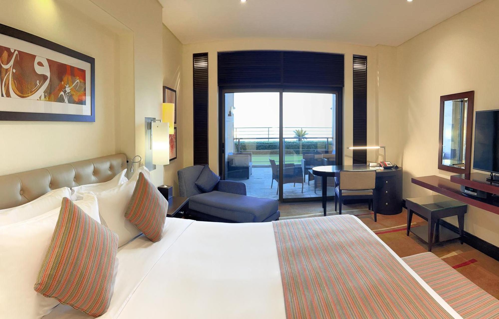 Sofitel Al Khobar The Corniche Hotel Ngoại thất bức ảnh A room at the Taj Bengal
