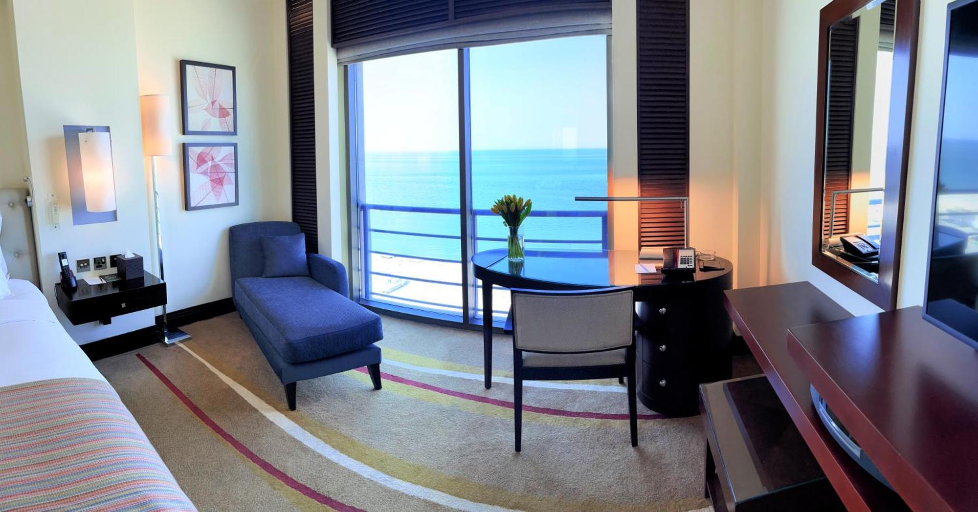 Sofitel Al Khobar The Corniche Hotel Ngoại thất bức ảnh A room at the Jumeirah Beach Hotel